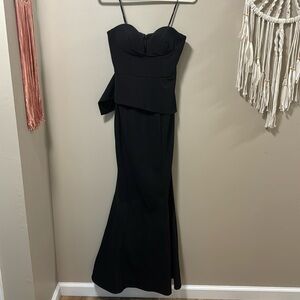 Sheike Black Floor Length Formal Evening Dress